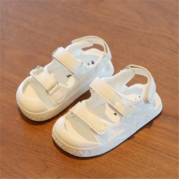 Koreanska baby sandaler 2022 Summer pojkar flickor småbarnskor 0-1-2 år gammal mjuk botten non-halp herrar och kvinnors designer babysko