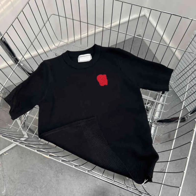 インターネット通販 女性のTシャツデザイナー22春の新しいファッションブランドの女性のラウンドネックプルオーバー赤いハート刺繍ニットTシャツシンプルスリムフィット新鮮で快適なショートを，246  通販・価格比較 -https://www.aniversaria.ro