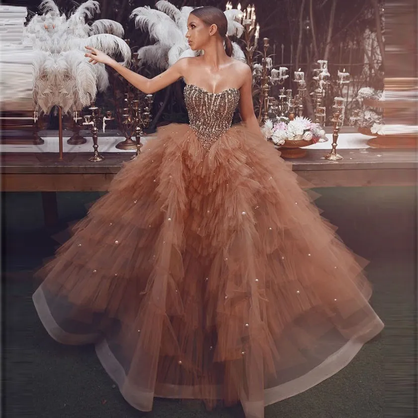 Incroyable perlée champagne robe de bal robes de bal 2022 unique à plusieurs niveaux tulle perles coeur arabe robe de soirée robe robes de gala PRO232