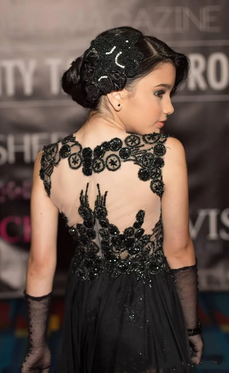 セクシーな黒いレースの女の子のページェントのドレス2016海賊版のアップリケのシフォンAライン子供のウエディングパーティードレス花の女の子の結婚式のためのドレス