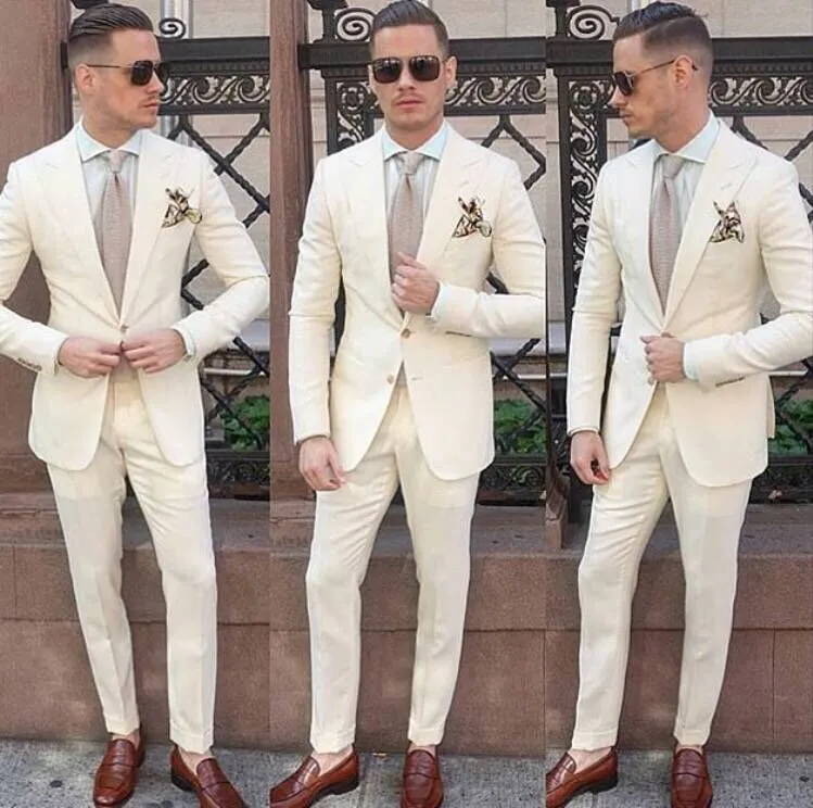 2019 Ivory Wedding Tuxedos voor Bruidegom Wear Peaked Revers Blazer Classic Fit Tweedelige Custom Made Men Past (Jacket + Pants)