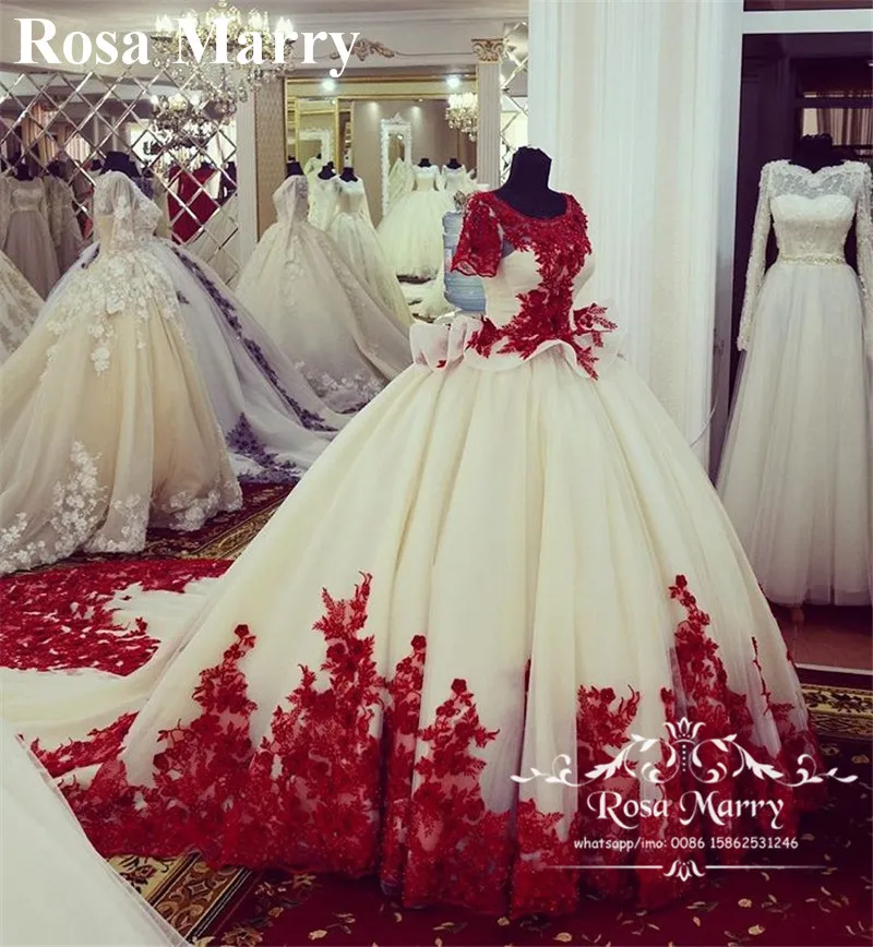 Luxury Chapel Train Ball Gown Bröllopsklänningar 2020 Röd Vintage Lace Peplum Kortärmad Pearl Plus Size Muslim Vestido de Novia Bridal Gown