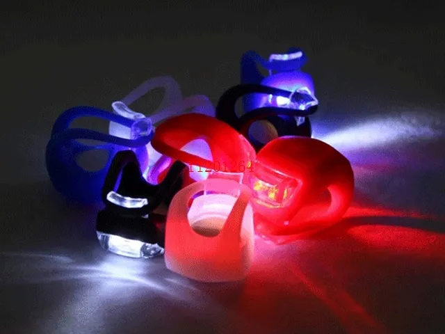 Livraison gratuite 2 LED vélo lumière lampe Silicone arrière rétro-éclairage roue étanche sécurité vélo 2 LED lumière, 