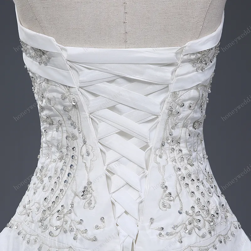 Precioso vestido de fiesta Vestidos de novia Barato Sin tirantes Con volantes bordados Lentejuelas Con cordones Vestidos de novia por debajo de 100 Real Sample253b