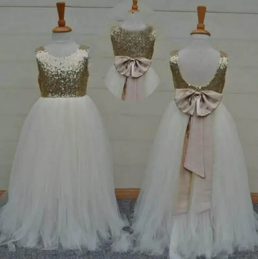 2020 New High Quality Flower Girls Dresses Sparkly Gold Sequins Kids Long Formal Wedding Party Gowns Sleeveless Open Back Bow Sash 426