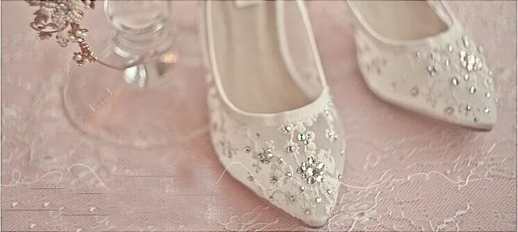 Mooie Hoge Hak Trouwschoenen Kant Rhinestone Spring Bridal Jurk Schoenen Sexy Hollow Transparent Puntige Toe Prom Formele Jurk Schoenen