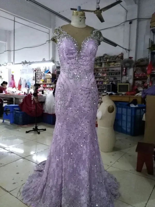 Wysokiej jakości Zroszony Suknie Wieczorowe Luksusowy Lawenda Koronki Syrenka Suknie Wieczorowe Sheer Jewel Neck Koraliki Cekiny Kryształy Haft Prom Dress