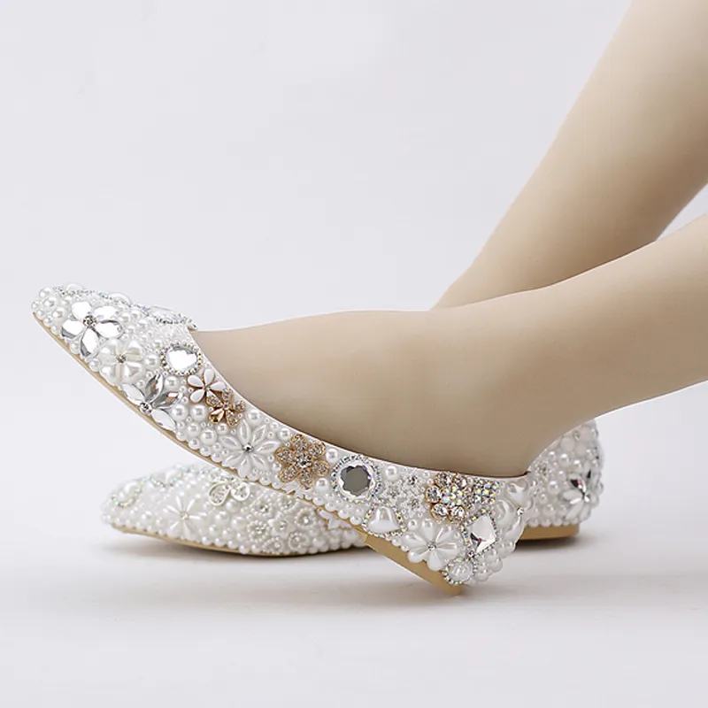 Vacker Flat Heel White Pearl Bröllop Skor Bekväma Crystal Bridal Flats Anpassad Mamma Brudskor Plus Storlek 42 43