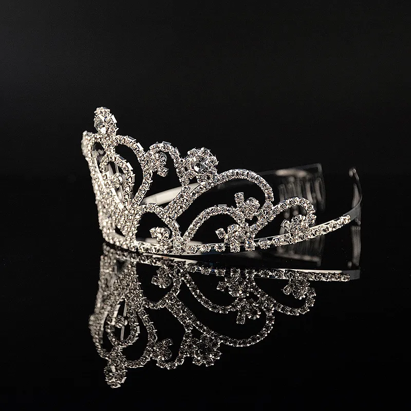 Lüks Gümüş Kalp Kristaller Düğün Tiaras Boncuklu Gelin Taçlar Rhinestone Başkanı Adet Kafa Bandı Ucuz Saç Aksesuarları Pageant Tiara