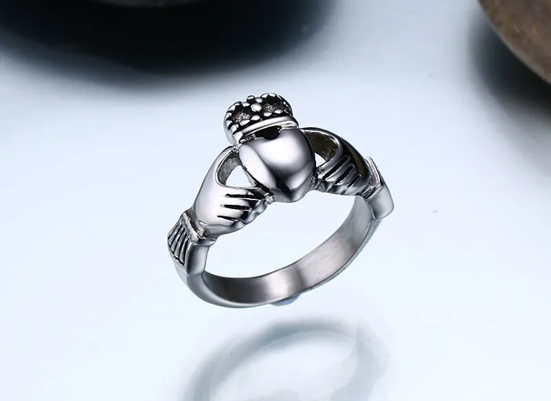 Anelli Claddagh Irlanda personalizzati in acciaio inossidabile Anello di fidanzamento Claddagh irlandese in acciaio inossidabile