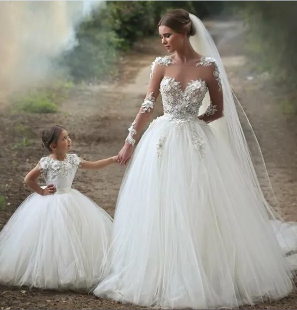 Abiti da sposa principessa maniche lunghe 2016 con applicazioni di pizzo fiori abiti da ballo abiti da sposa abiti da sposa abito da sposa su misura