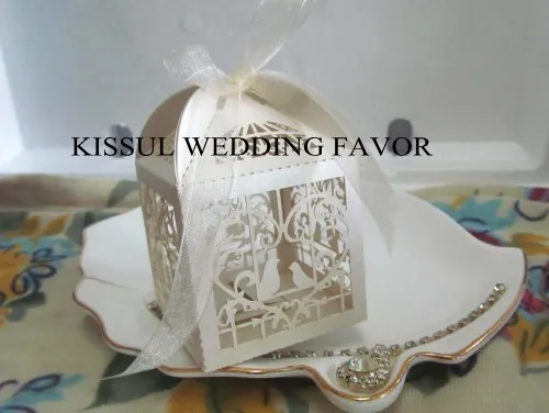 Bröllops- och festdekoration Favors of Love Brids Laser Cut Wedding Favor Boxes and Candy Box With Ribbon Box For Wedding L9661970