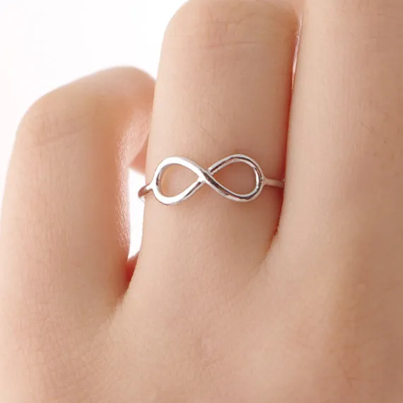 - R030 Fashion Infinite Rings Friendship Infinity Ring Cute Simple Geometric 8 Eight Rings for Friends Lovers