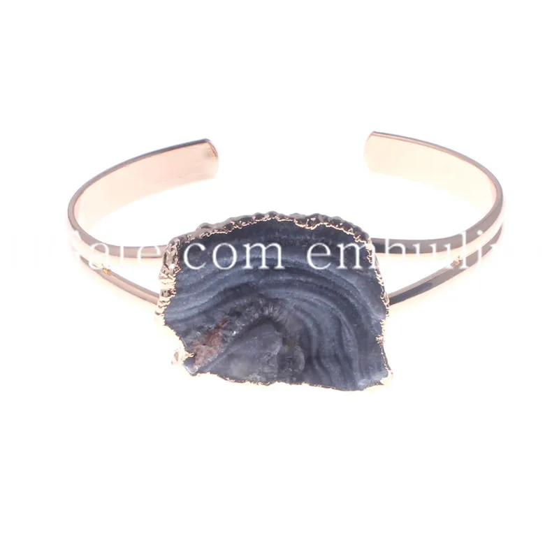 Freeform Natural Druzy Bracciale Bangle Colore casuale Agata Geode Minerale Rock Stone Fascino Placcato oro Placcato Braccialetto a quarzo crudo Crystal Bangle