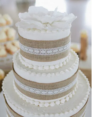 レーストリムテープ素朴な結婚式の装飾ウェディングケーキのトッパーの5メートル/ロット5mの天然ジュート黄麻布のヘッセンのリボン