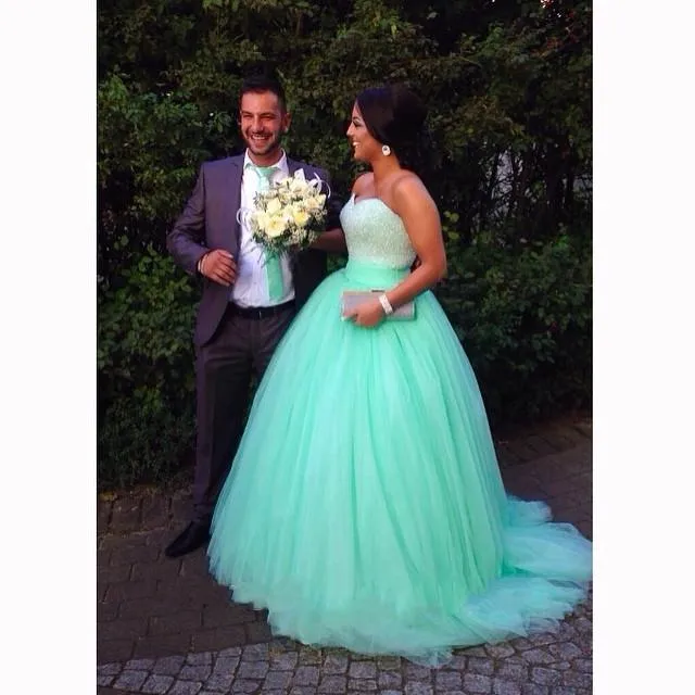 Tanie suknie balowe długie 2019 Mint Green Quinceanera Sukienki cekiny z koralikami ukochana gorset gorset błyszcząca sukienka konkursowa 16 Prom DR7656071