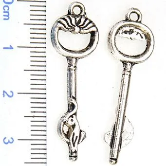 Ciondoli di gioielli mix di chiavi d'argento antichi metallo Vintage Nuovi accessori gioielli di moda fai -da -te braccialetti di gioielli che producono 200 pezzi