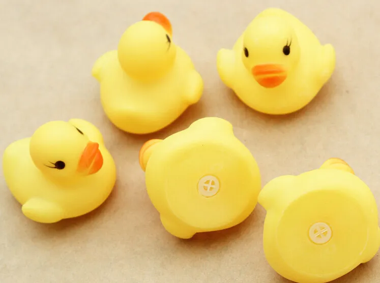 Hot Sale 4x4cm Cute Baby Girl Boy Bath Bathing Classic Toys Rubber Race Squeaky Ducks Yellow