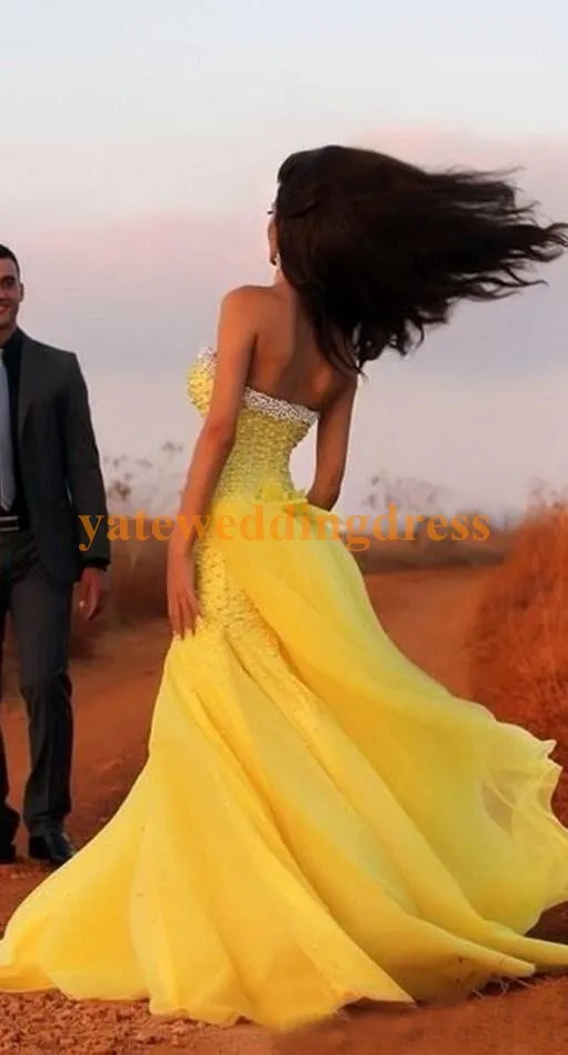 Vestidos de novia amarillo Tulle Pearl Pearl Longitud larga Cariño del hombro 2015 Vestidos de bailares con cremallera Back Bouth Vestido nupcial Free Shippin