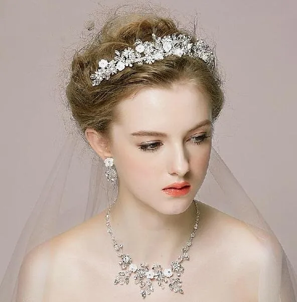 Bridal Crowns Sieraden Romantische Rhinestone Tiara Ketting Oorbel Set Bruids Bruiloft Accessoires Party Sieraden Huwelijk Accessoires HT031