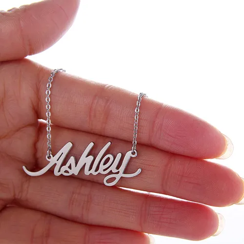 Collana con nome personalizzato lettere iniziali da donna Collana con nome Ashley Ciondolo personalizzato in acciaio inossidabile Namepl203S