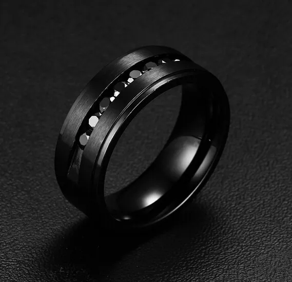 Helt ny ankomst Eleachately design Högkvalitativ 316L Rostfritt stål Mäns Black Finger Hoop Ring Charmig Drill Zircon 7-12 #