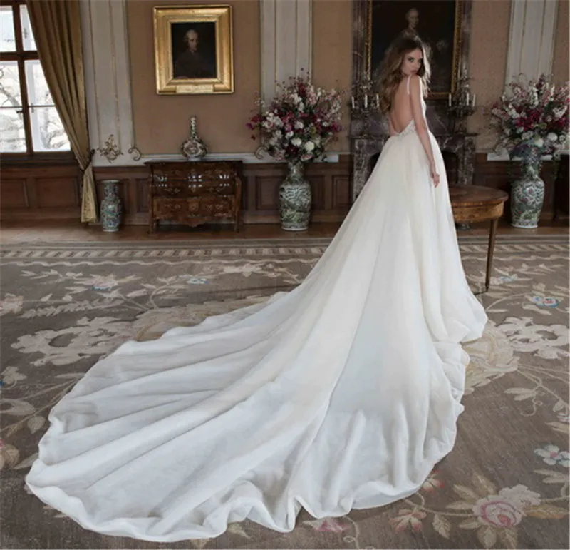 Berta Bridal Lace Bröllopsklänningar med avtagbar svans Deep V Neck Backless Bridal Gowns Cathedral Tåg Ärmlös Bröllopsklänning