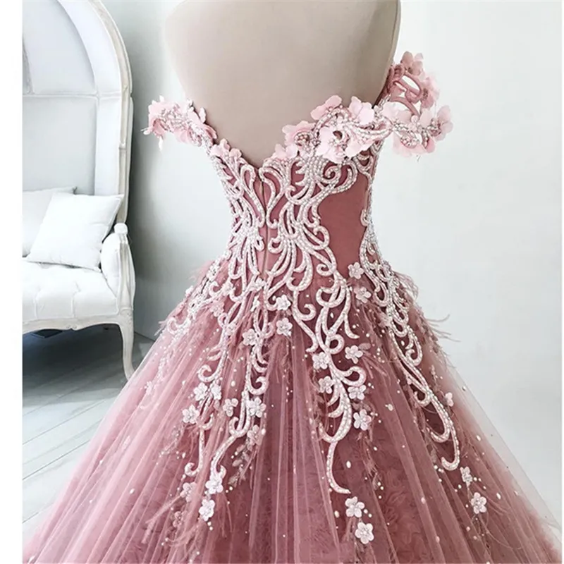 Bedövning prom klänning boll klänning av axel sexig dragkedja tillbaka sopa tåg pleats tulle med applique broderiery beading afton klänning