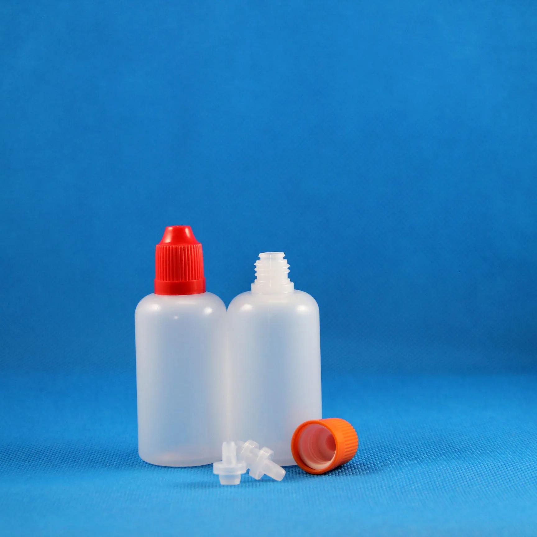 100 PCS 50 مل (5/3 أوقية) زجاجات قطارة بلاستيكية مع أغطية إثبات الطفل إسقاط أطراف آمنة PE Store Sub Backing Siquids 50ml