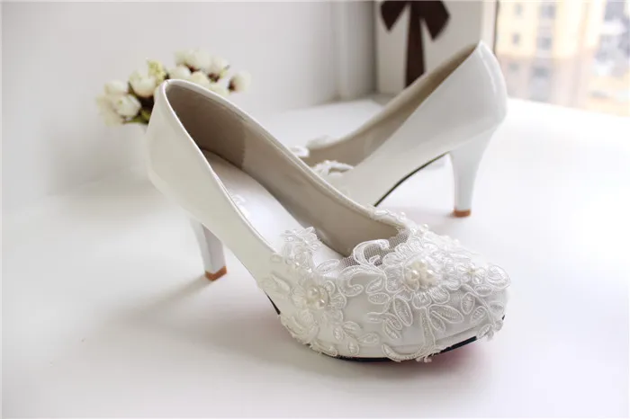 الدانتيل الأبيض أحذية الزفاف هريرة كعب اليدوية 2015 أحذية الزفاف رخيصة مخصص ارتفاع كعب النساء أحذية لل زفاف العروسة الأحذية