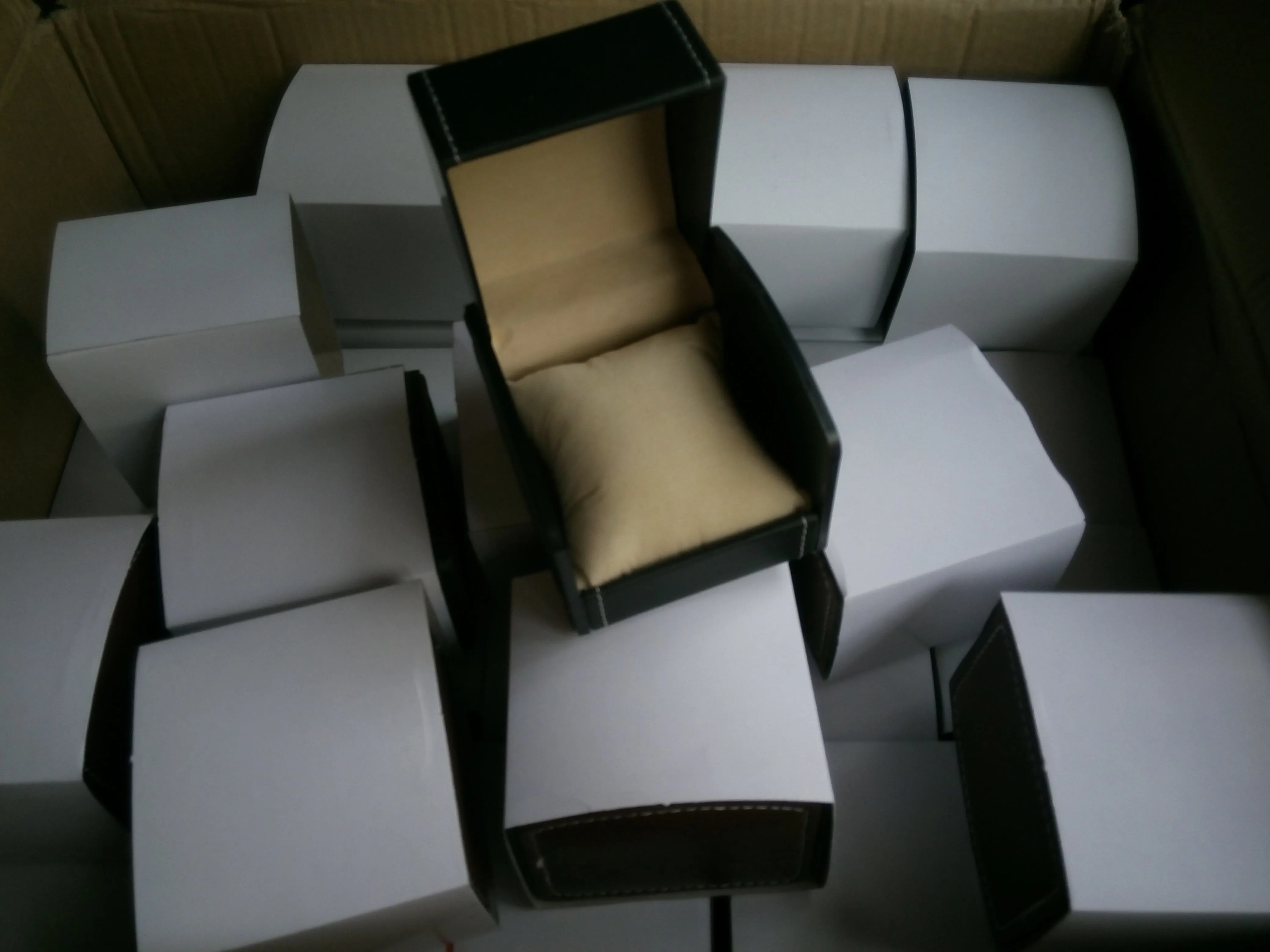 Brand pu box for single watch ,leather luxury watch cases ,discount watch boxes fashion