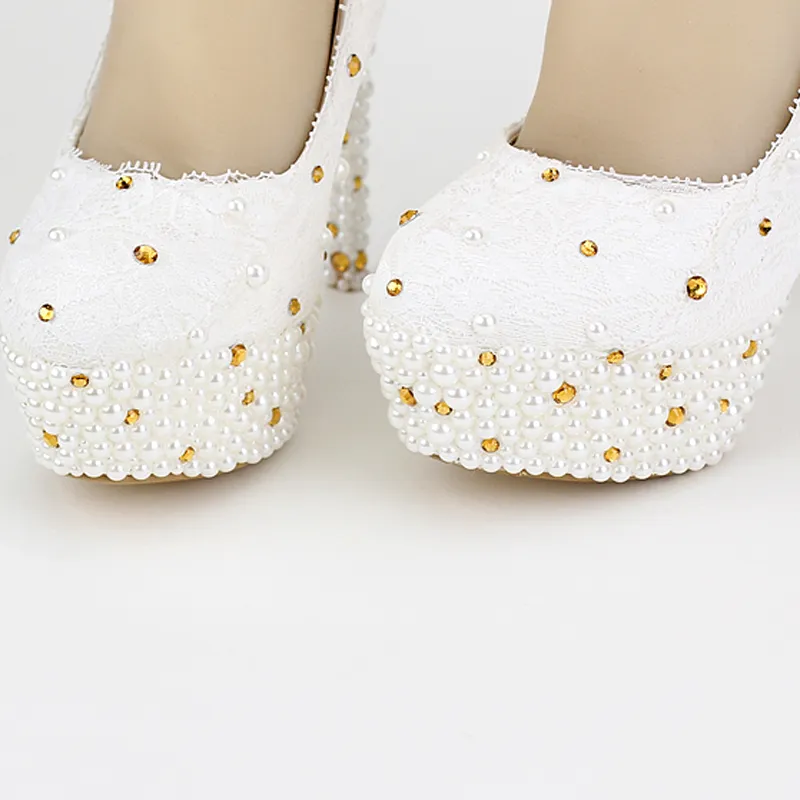 Chaussures de fête de mariage en dentelle blanche personnalisées, plates-formes en cuir véritable pour femmes avec perle, talon de 5 pouces, chaussures de mariée gracieuses