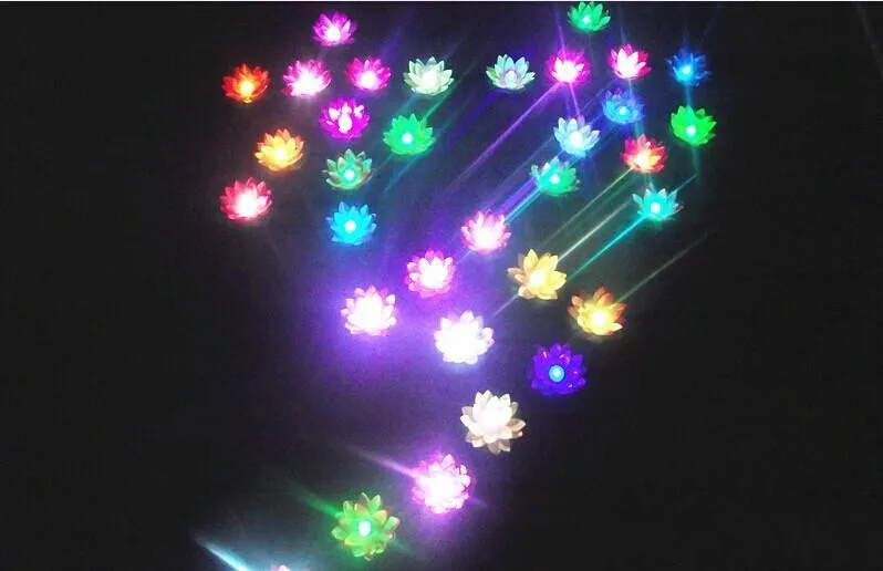 19 cm de diamètre LED lampe de fleur de Lotus dans l'eau de flottement colorée changée souhaitant des lanternes d'eau de lumière pour les décorations de fête de mariage fournitures