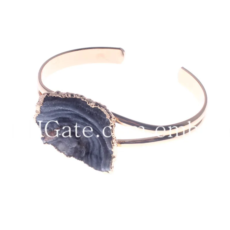 Freeform Natural Druzy Bracciale Bangle Colore casuale Agata Geode Minerale Rock Stone Fascino Placcato oro Placcato Braccialetto a quarzo crudo Crystal Bangle