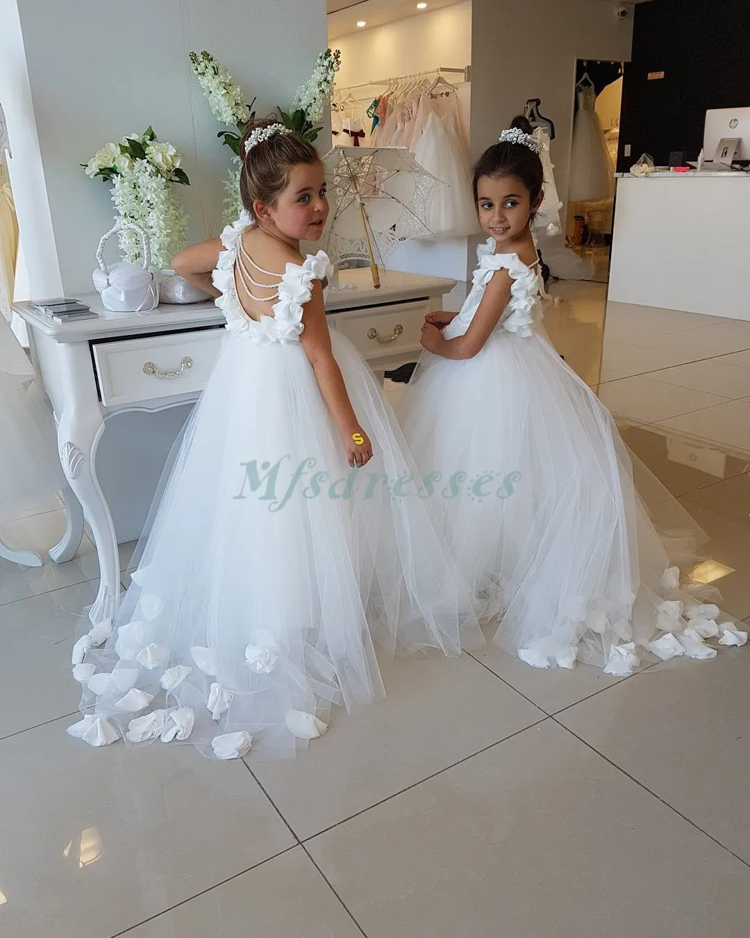 Blanc Ivoire Dos Nu Fleur Fille Robe Enfants Première Communion Robes pour Filles 2018 Robe De Bal Ceinture Rose Élégant bloemenmeisjes jurk