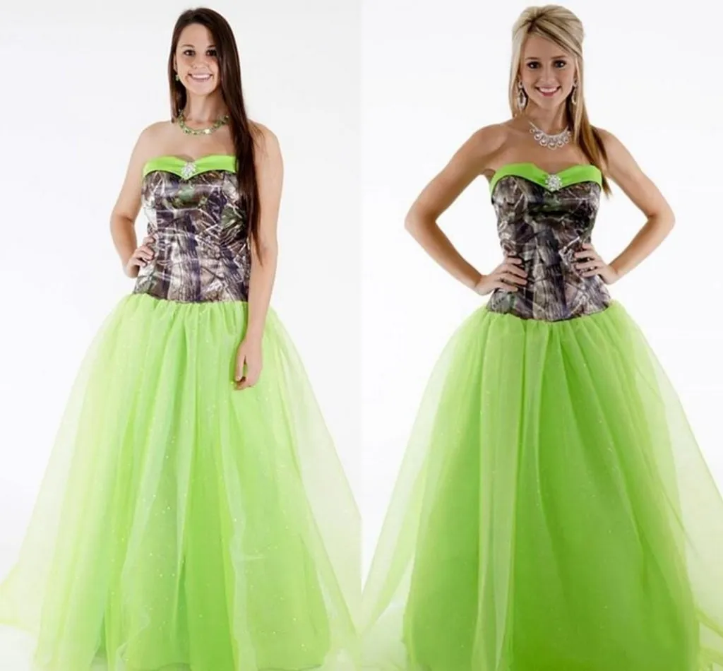 Nuovo arrivo Camo Abiti da damigella d'onore Sweetheart Stampa mimetica Ruffled Bud Verde Abiti in tulle Abiti da sera A-line Lunghezza pavimento Abito da festa