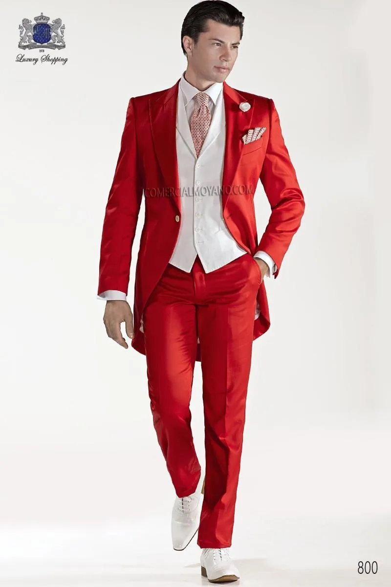 Custom Design Red Tailcoat Groom Tuxedos Peaked Lapel Best Men s Wedding Dress Prom Holiday Suit Custom Made Jacket pants tie Vest 830