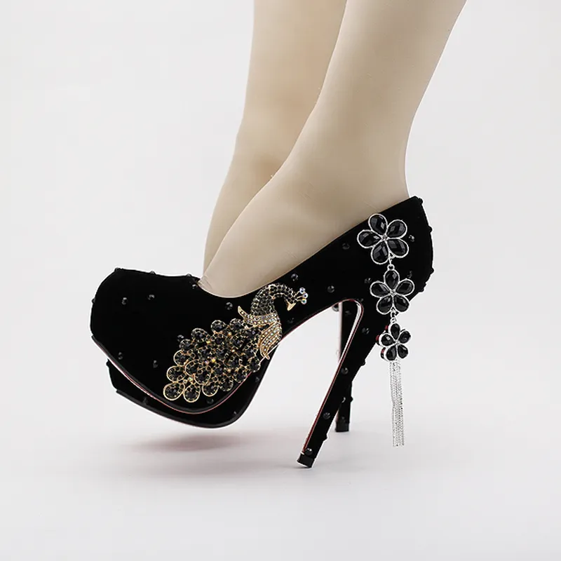 黒い結婚式の靴クリスタルダイヤモンドブライダルハイヒールの靴マイクロスエード女性のパンプス卒業パーティープロムの靴タッセルラインストーン