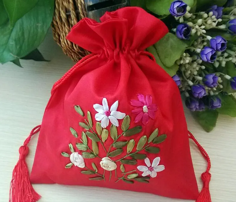 Gratis schip 20 stks handgemaakte hoge kwaliteit 13 * 17cm 17 * 21cm borduurbrocade brocart tas sieraden tassen snoep kralen tassen bruiloft cadeau tassen