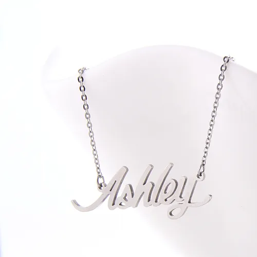 Collana con nome personalizzato per lettere iniziali da donna Collana con nome Ashley Ciondolo personalizzato in acciaio inossidabile Namepl203S