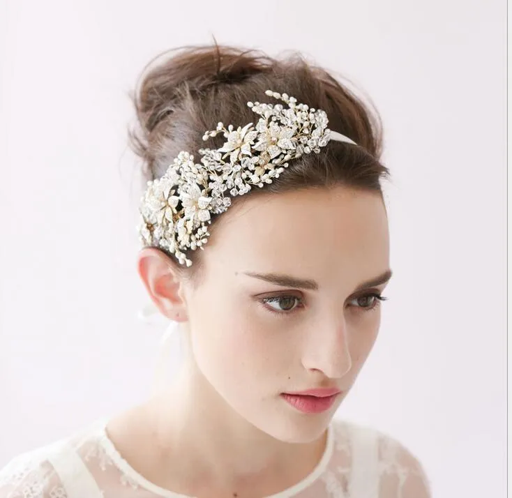 Tiaras de casamento Tiaras de noiva de casamento Coroa Jóias de cabelo de casamento 2015 Tiara de noiva Acessório de cabelo Usar Acessórios de cabelo cocar HT16