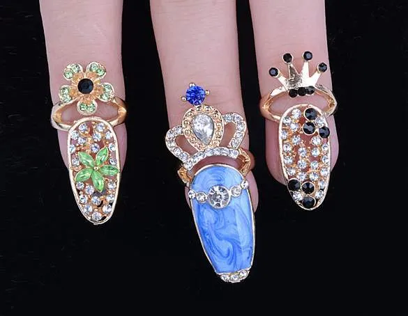 Corona colorata Crystal Finger Nail Art Ring Jewelry Nail Finger knuckle Anelli anello di coda Corona con nodo a farfalla proteggere l'accessorio in lega di unghie
