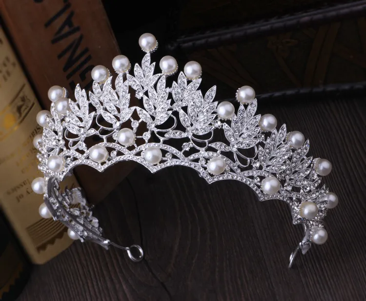 Pearls Diamond Wedding Crowns Bridal Headpieces pannband Kvinnor Kristallsmycken Tiaras hela partiet Quinceanera Födelsedagshår A6242121