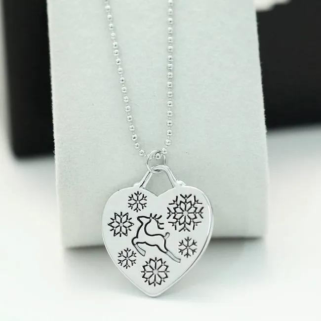 Pendant Necklace Heart Shape Lettering Snowlflake & Elk Europe & America Style Creative Personality Necklace 50cm 11g Clothing Decoration