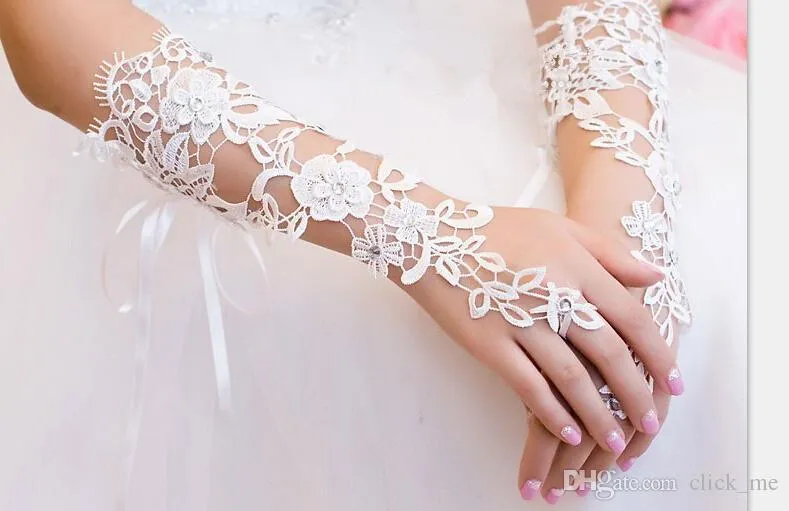 Guanti da sposa in vendita più caldi Guanti da festa di nozze economici eleganti senza dita in pizzo avorio o bianco vecchi clienti