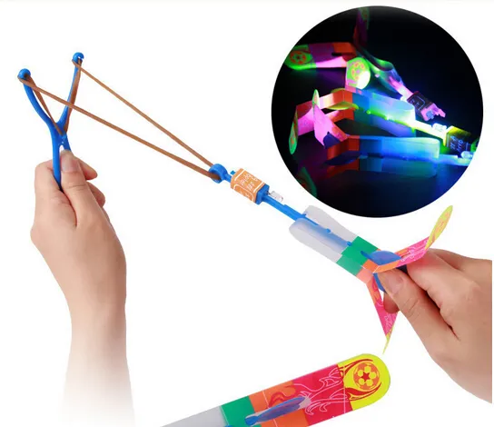 Novità Bambini LED Giocattoli volanti Imbracature di dimensioni più grandi Incredibile elicottero a freccia forniture feste di compleanno YH0046169180