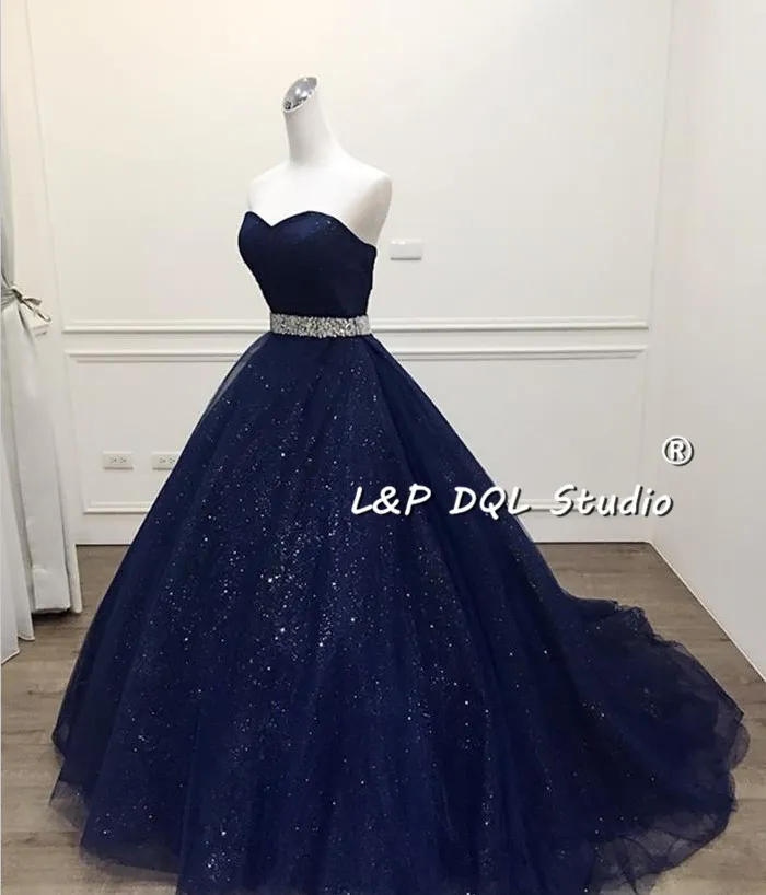 Robe Longue Bleu Marine City Triangles – Taille 3, élégante Avec Détails Gemmes, Formelle !