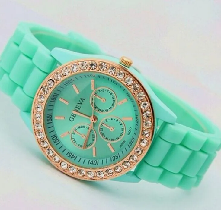 Wristwatches Luxury Moda Towary Lady Genewa Rose Gold Diamond Alloy Shell Silikon Jelly Watch Dla Kobiet Prezent Ślubny