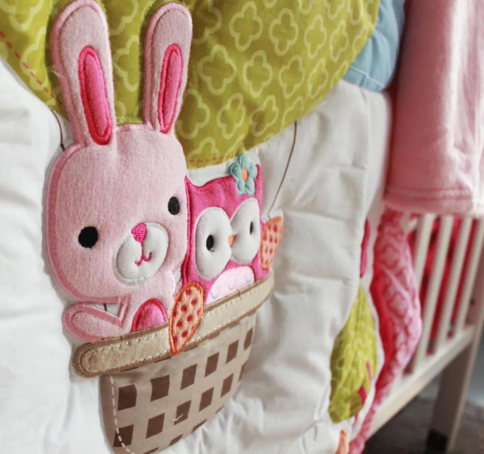 7 sztuk Baby Pościel Zestaw Haft 3D Hot Air Balloon Rabbit Fox Owl Baby Crib Pościel Zestaw Bedskirt Kołdry Opiekun Pościel Zestaw Pośródki