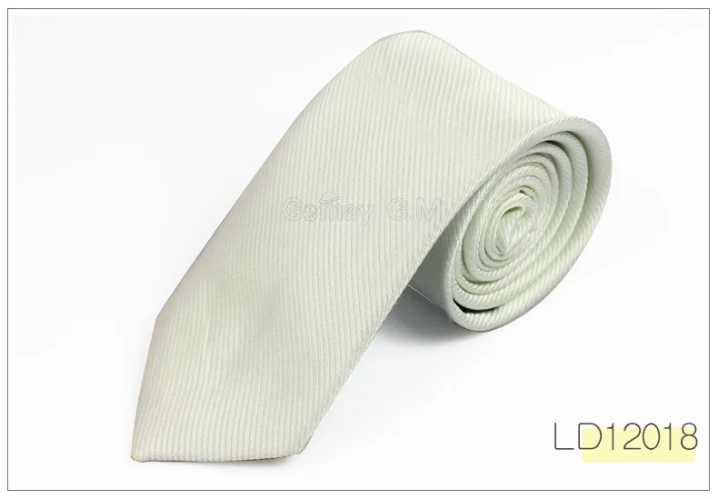 Cravate à rayures 145 * 6cm 22 couleurs Flèche professionnelle Cravate de couleur unie Cravate pour hommes pour la fête des pères Cravate d'affaires pour hommes Cadeau de Noël